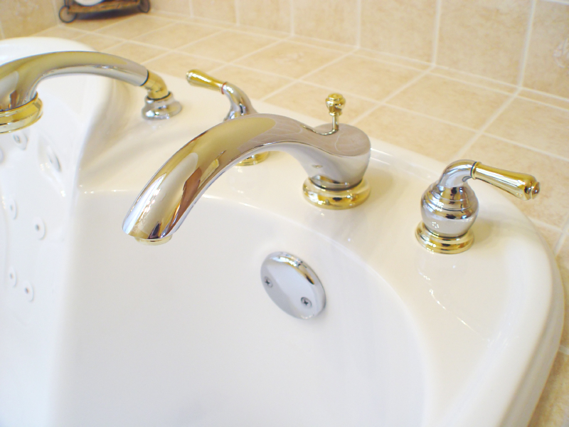 How to unclog your bathtub drain